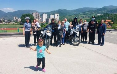 Grupa mališana, korisnika udruženja "DLAN" iz Zenice, posjetila Policijsku stanicu Crkvice
