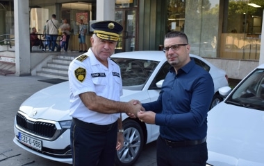 U Upravi policije MUP-a ZDK izvršena primopredaja tri nova policijska vozila