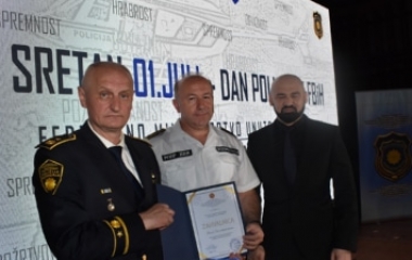 Komesaru Šišiću uručena zahvalnica u povodu obilježavanja  "1. jula-Dana policije u Federaciji BiH"