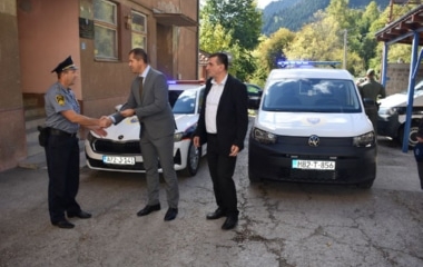 Ministar unutrašnjih poslova ZDK Emir Vračo i  policijski komesar Admir Gazić posjetili policijske stanice u Olovu i Varešu  