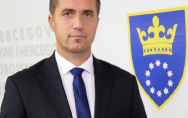 MINISTAR EMIR VRAČO ČESTITAO DAN POLICIJE 
