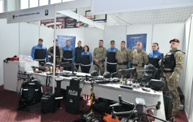 Policijski službenici Uprave policije MUP-a ZDK učestvovali na 11. Sajmu srednjih škola i fakulteta u Tešnju